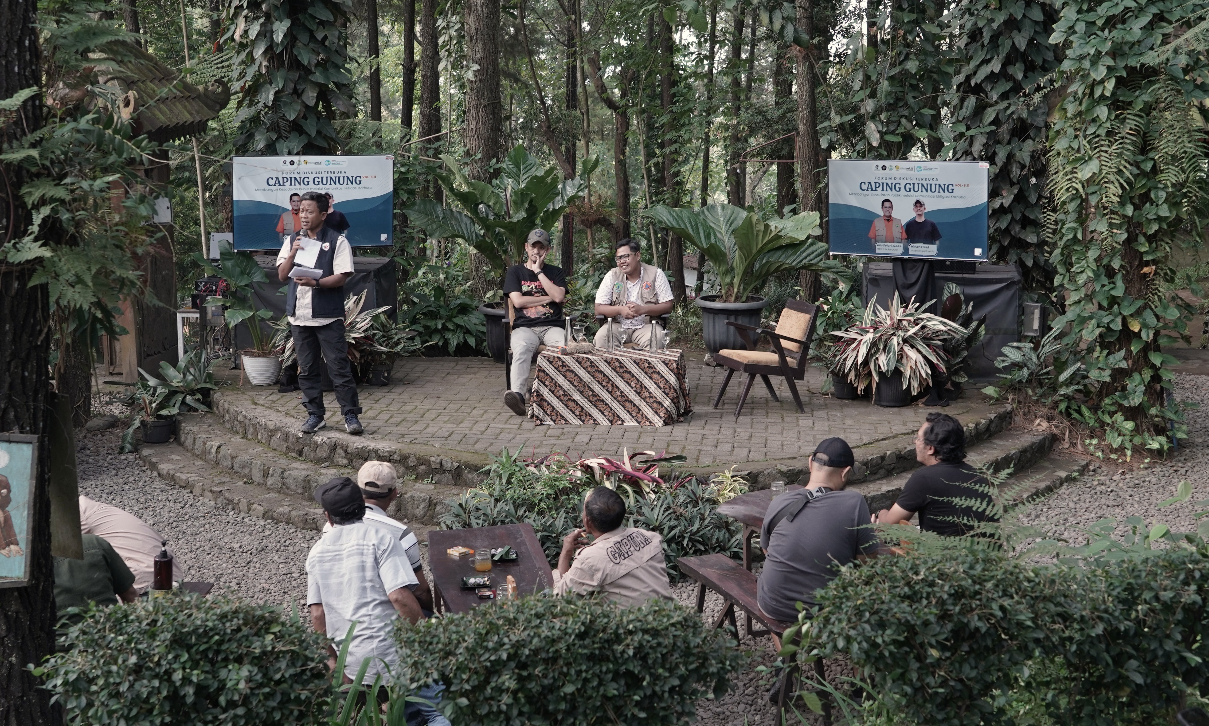 Caping Gunung Vol 6.11 : Membangun Kesadaran Publik Melalui Komunikasi Mitigasi Karhutla